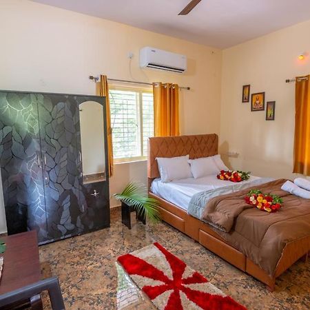 Saptami Hampi Homestay Eksteriør billede