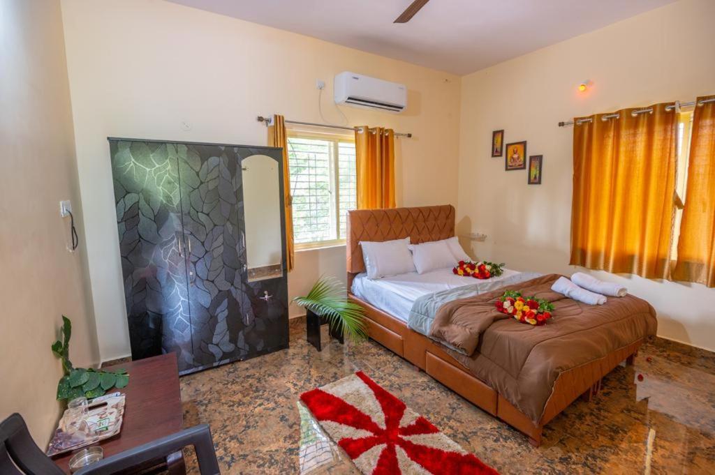 Saptami Hampi Homestay Eksteriør billede