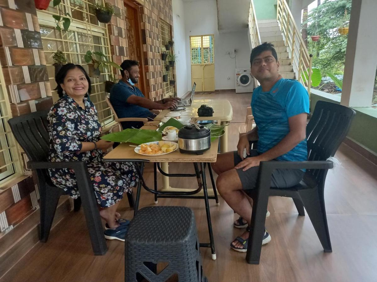 Saptami Hampi Homestay Eksteriør billede