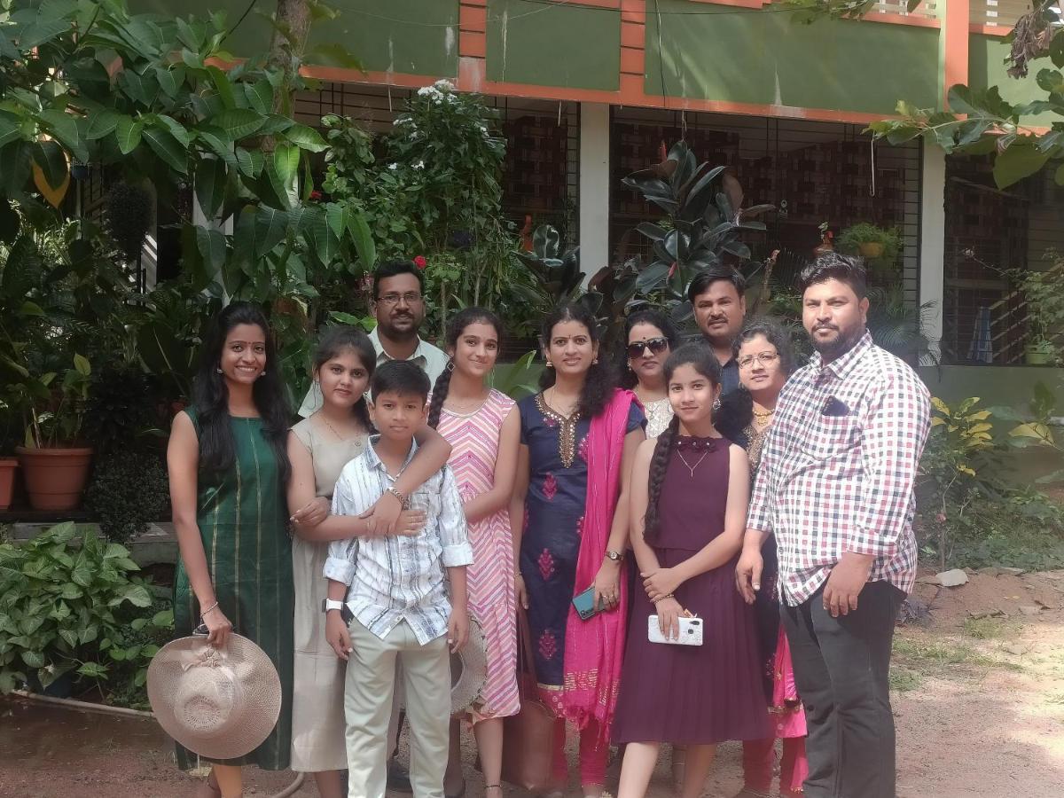 Saptami Hampi Homestay Eksteriør billede
